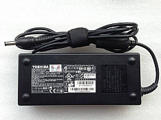 TOSHİBA 19V 6.32A adapter