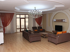 4-otaqlı mənzil icarəyə verilir, Üzeyir Hacıbəyov küç., 216 m² Баку