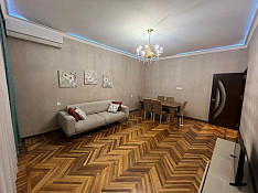 4-otaqlı mənzil icarəyə verilir, İnşaatçılar pr., 110 m² Баку