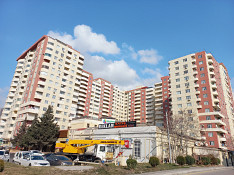 4-otaqlı mənzil icarəyə verilir, Xətai m/st., 200 m² Bakı