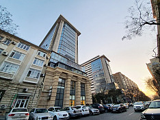 3-otaqlı mənzil icarəyə verilir, Üzeyir Hacıbəyov küç., 105 m² Баку