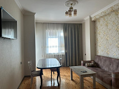 2-otaqlı mənzil icarəyə verilir, İnşaatçılar m/st., 60 m² Баку