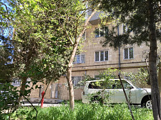 6-otaqlı mənzil , Parlament pr., 160 m² Баку