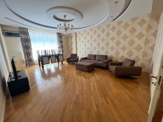 3-otaqlı mənzil icarəyə verilir, İnşaatçılar m/st., 140 m² Баку