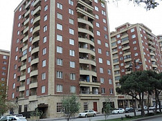 4-otaqlı mənzil , Səməd Vurğun küç., 165 m² Баку