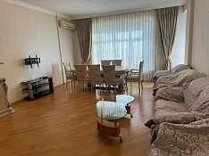 3-otaqlı mənzil icarəyə verilir, İnşaatçılar m/st., 137 m² Баку