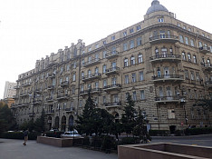 6-otaqlı mənzil , Səbail r., 300 m² Баку