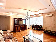 4-otaqlı mənzil , Hüseyn Cavid pr., 185 m² Баку