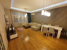 2-otaqlı mənzil icarəyə verilir, Gənclik m/st., 110 m² Баку