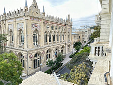 3-otaqlı mənzil icarəyə verilir, İstiqlaliyyət küç. 12, 95 m² Баку