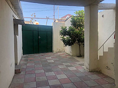 Həyət evi , U. Əkbərov küç. Баку