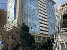 3-otaqlı mənzil icarəyə verilir, Fikrət Əmirov küç. 2, 110 m² Bakı