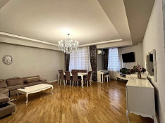 3-otaqlı mənzil , E. Naxçıvani küç., 144 m² Баку