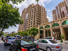 3-otaqlı mənzil , Üzeyir Hacıbəyov küç., 106 m² Bakı