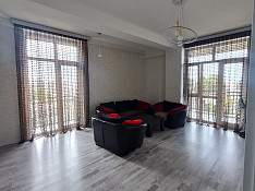 2-otaqlı mənzil , İlham Hacıyev küç., 80 m² Bakı