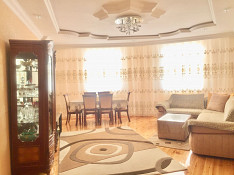 3-otaqlı mənzil , Elşən Süleymanov küç., 107 m² Bakı