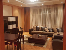 3-otaqlı mənzil , Rəşid Behbudov küç., 145 m² Bakı