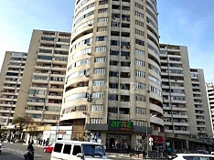 4-otaqlı mənzil , Z. Xəlilov küç., 130 m² Bakı