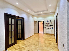 4-otaqlı mənzil , D. Bünyadzadə küç., 132 m² Bakı