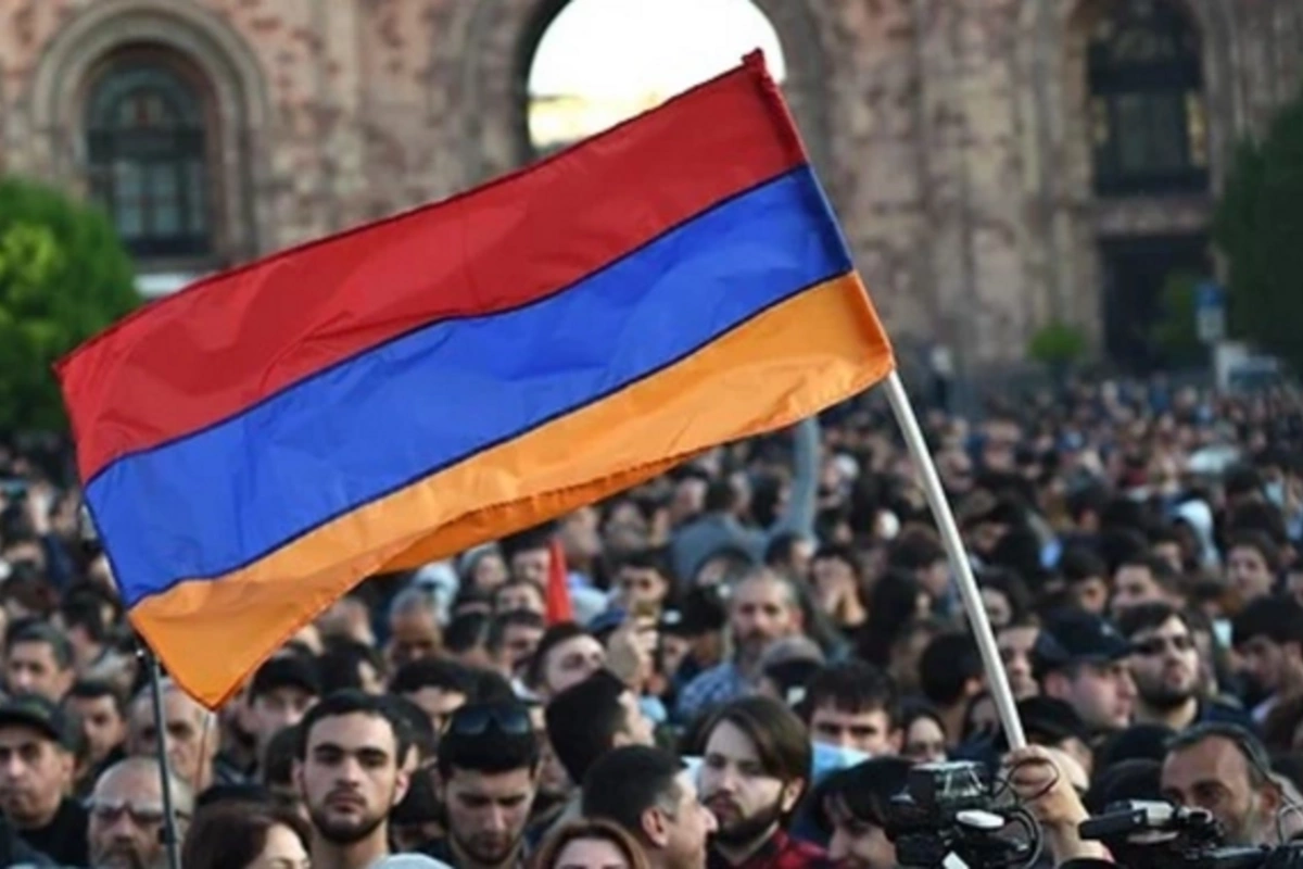 Archbishop Ajapahyan refused to run for the post of Prime Minister of Armenia