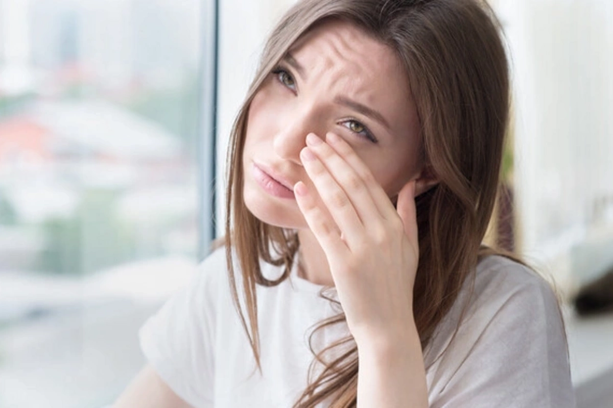 Почему дергается глаз: офтальмолог назвал опасные признаки