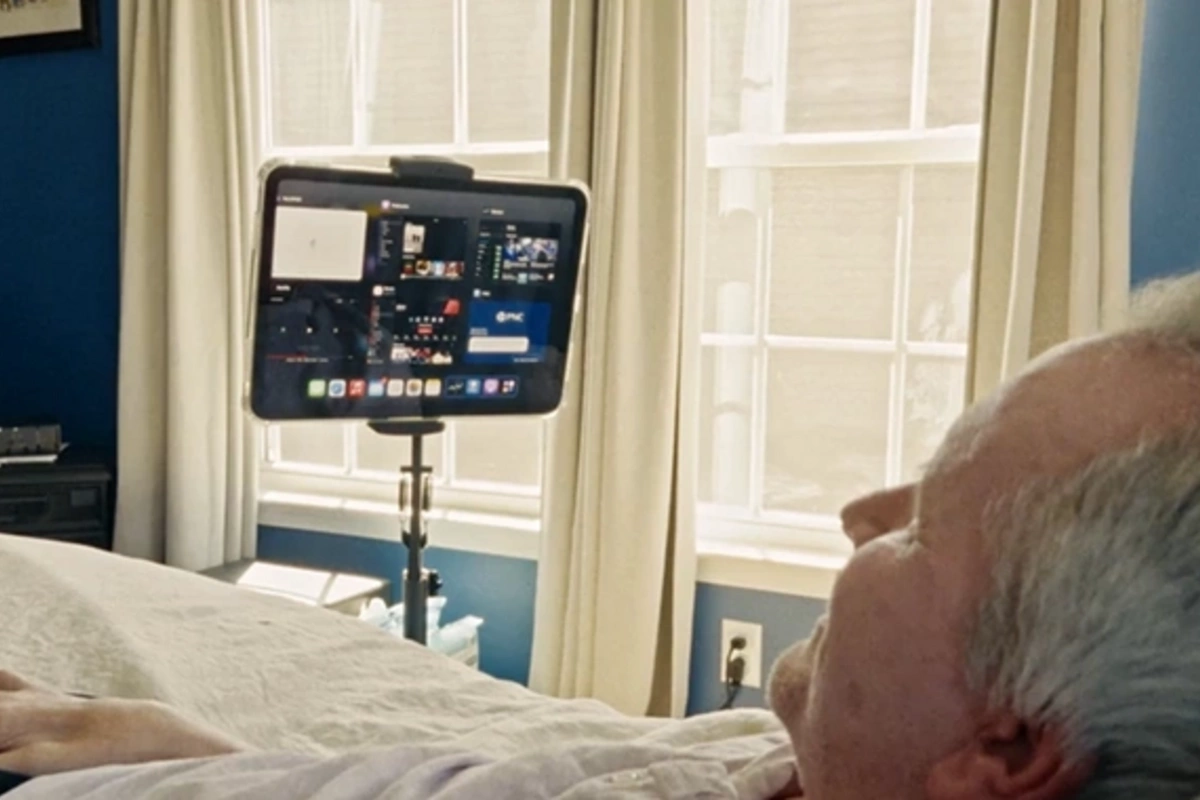 Apple показала человека, мозг которого подключен к iPad