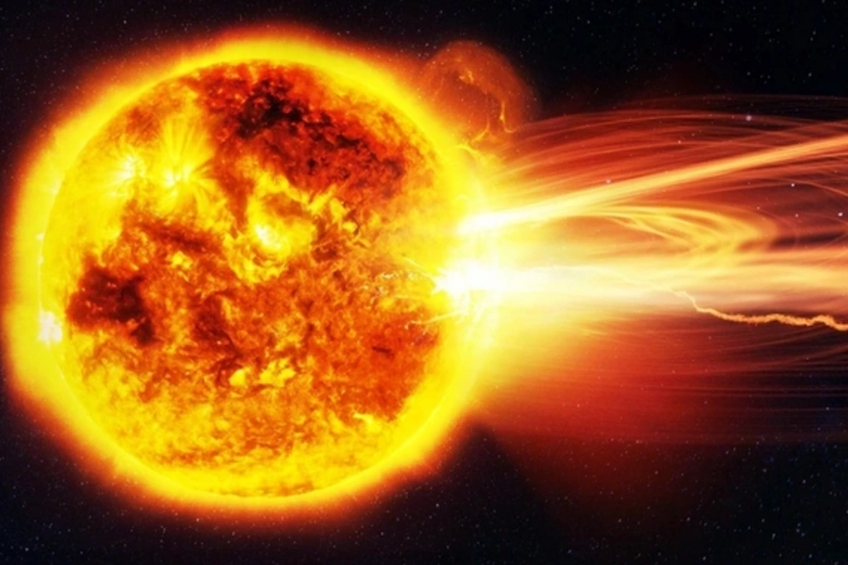A strong flare has occurred on the Sun again