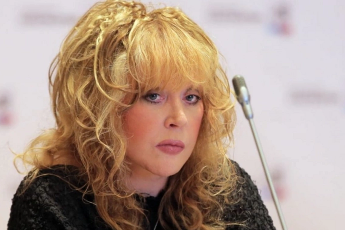 СМИ: Алла Пугачева отказывается от российского гражданства