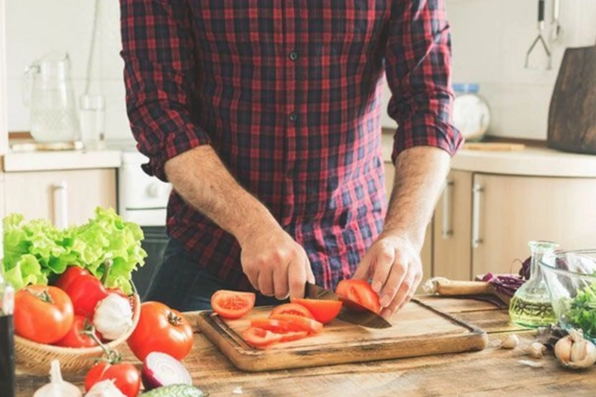 Which foods contribute to the development of malignant tumors