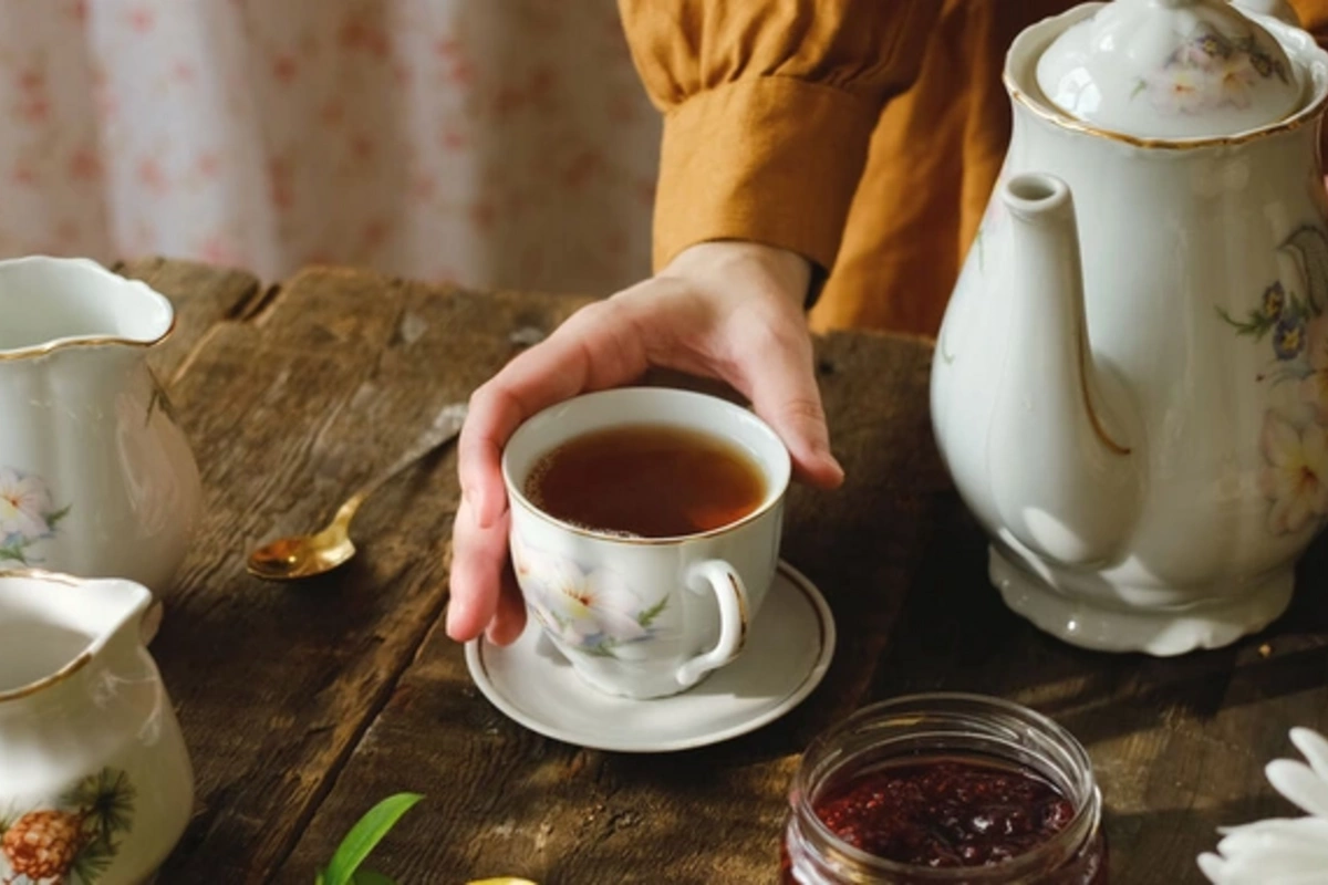 Scientists have discovered why unsweetened tea is healthier than tea with sugar