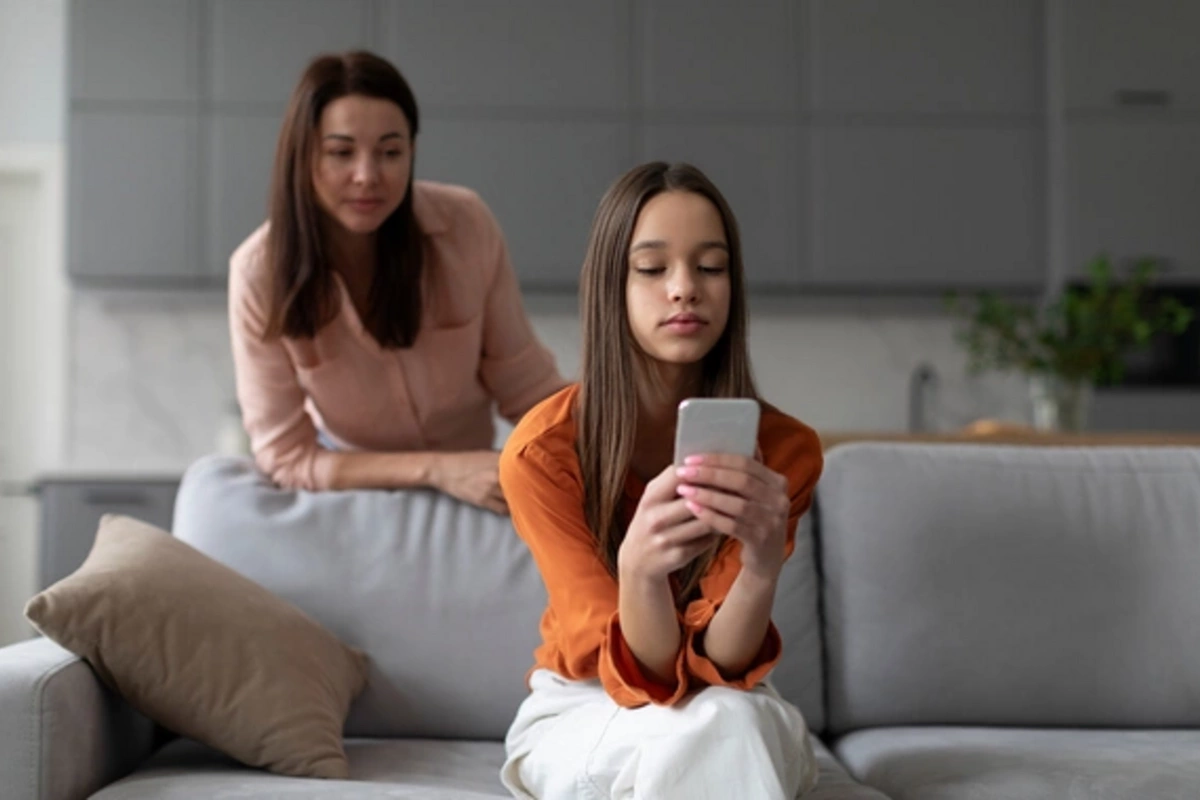 Experts named the safe amount of screen time on phones for preschoolers