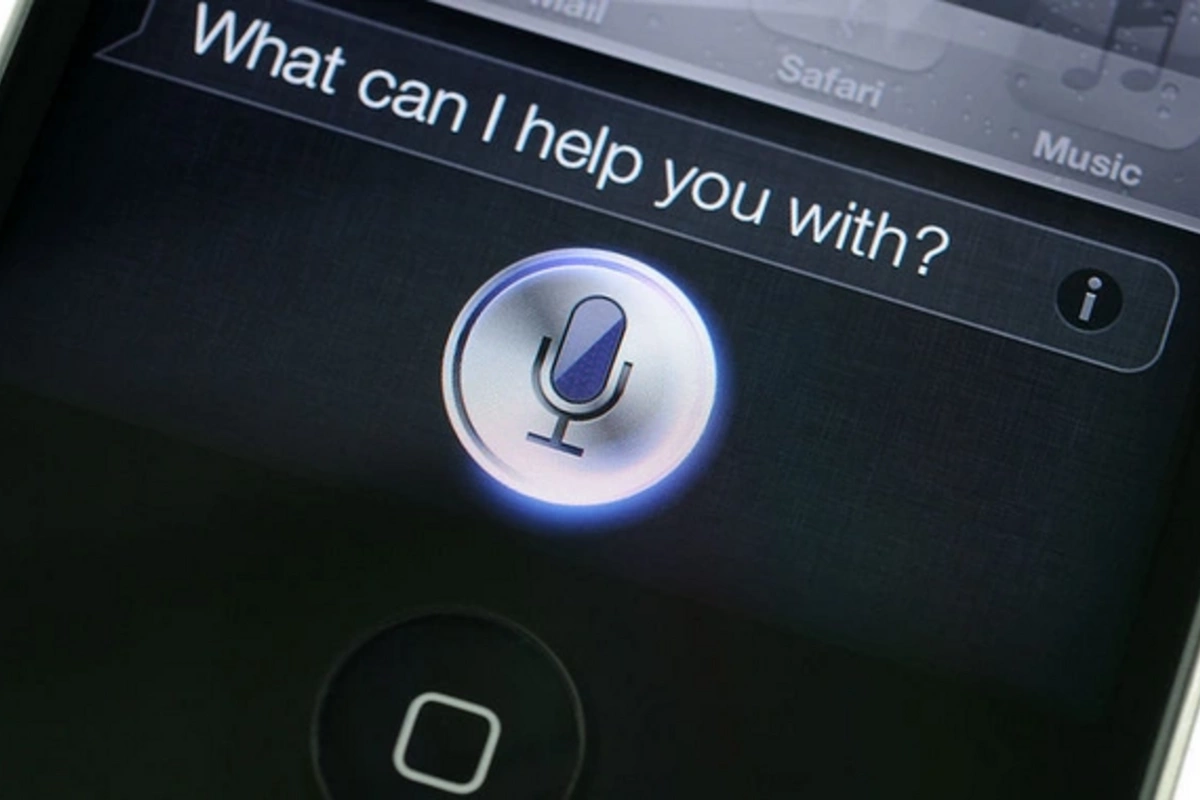 Apple started integrating Siri into WhatsApp and other applications