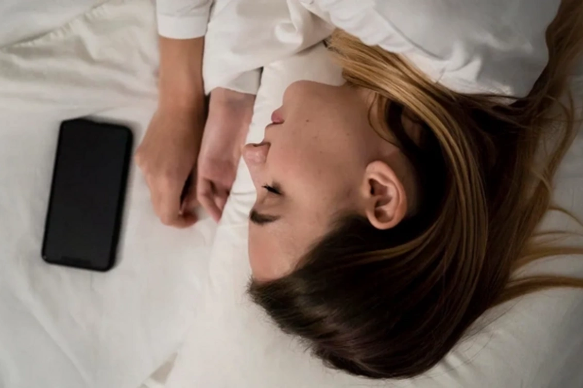 Телефон под подушкой вызывает рак мозга? Ответ учёных