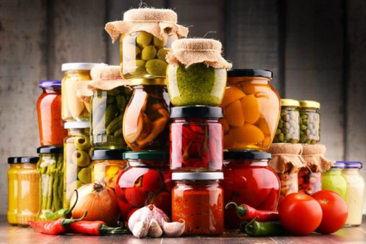  Назван самый опасный продукт для домашних заготовокЭксперты по пищевой безопасности выявили продукт, представляющий наибольшую угрозу при домашнем консервировании. Речь идёт о заготовке, которая при неправильном приготовлении может стать источником серьё
