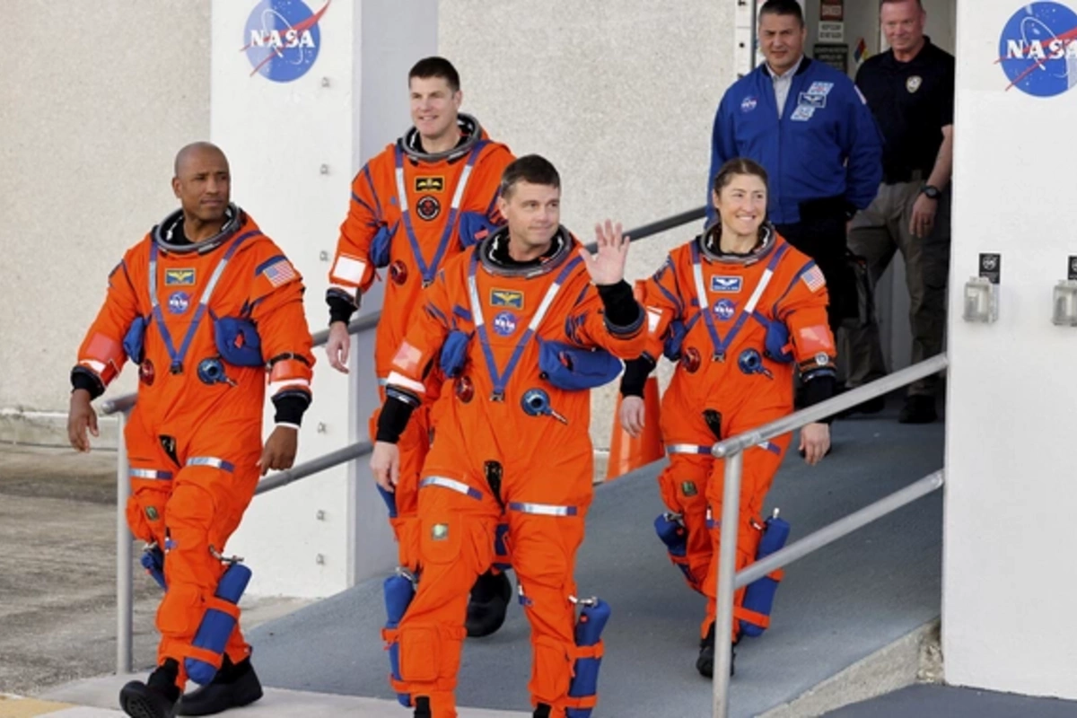 НАСА готово запустить мегаракету Orion к Луне