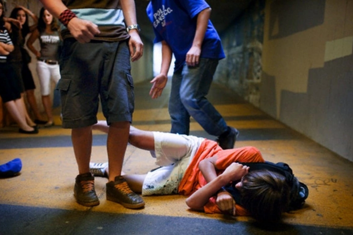 Peers beat up a 10-year-old girl because of excess weight