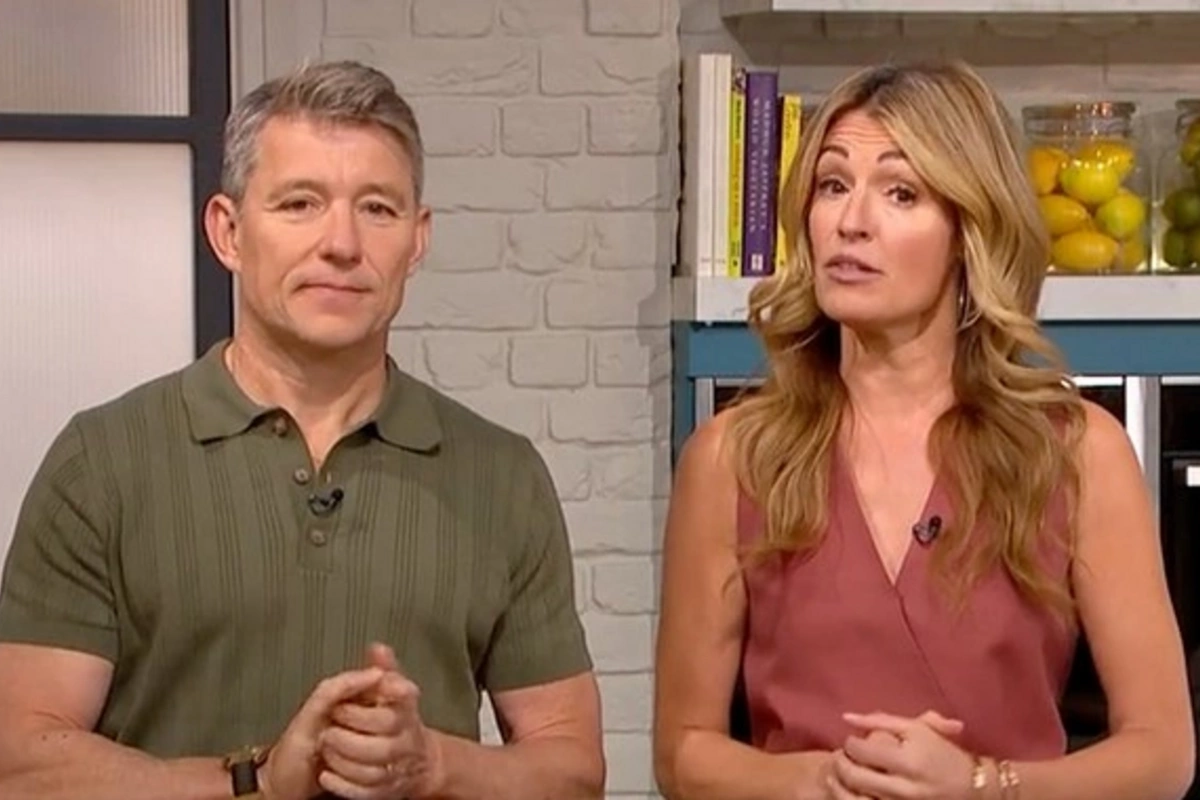 The TV show operator dropped the camera during a live broadcast