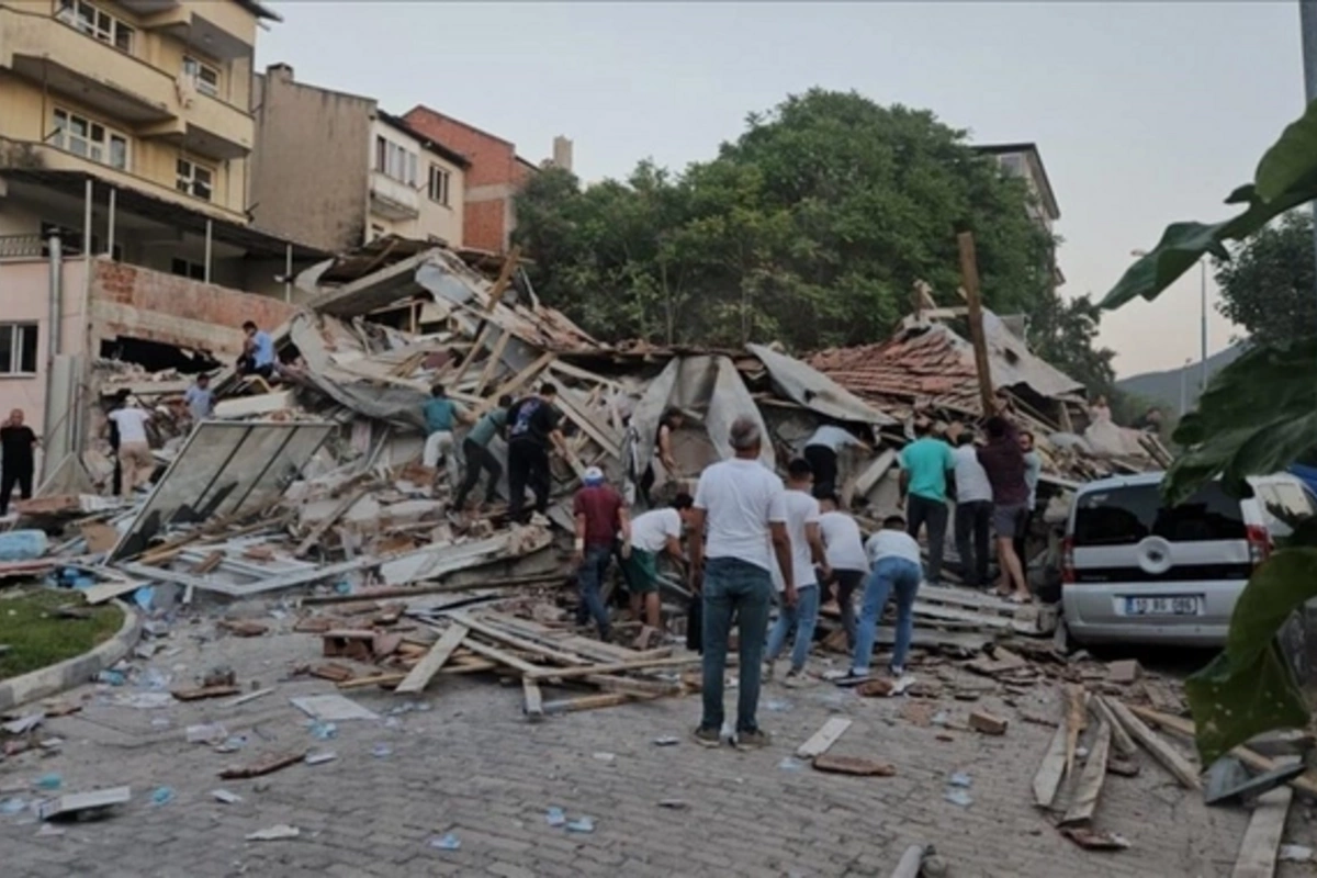 A strong earthquake occurred in Turkey: ten buildings collapsed, there are people under the rubble