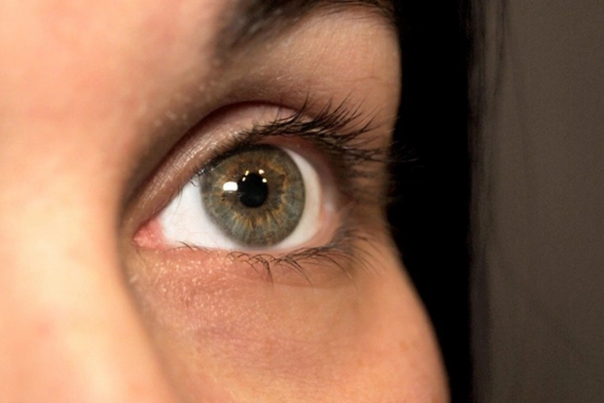 What dangerous diseases do dark circles under the eyes indicate?