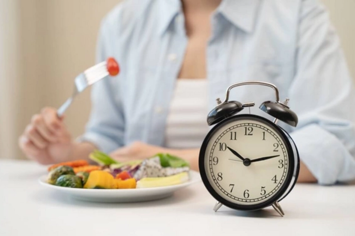 What happens to the body if you dont eat for 16 hours?