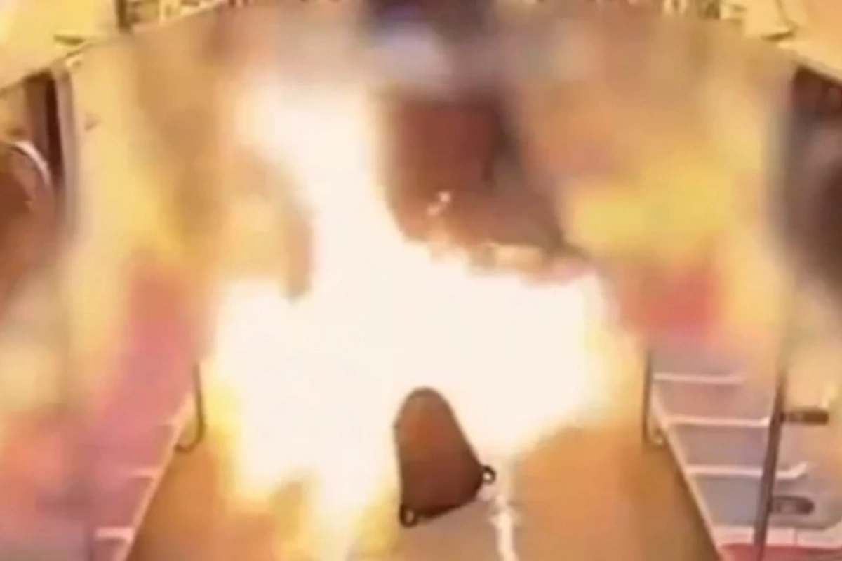 Man set fire to a subway train with people inside due to divorce