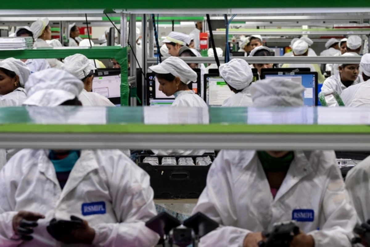 СМИ: Apple перенесет производство всех iPhone для США в Индию в 2026 году