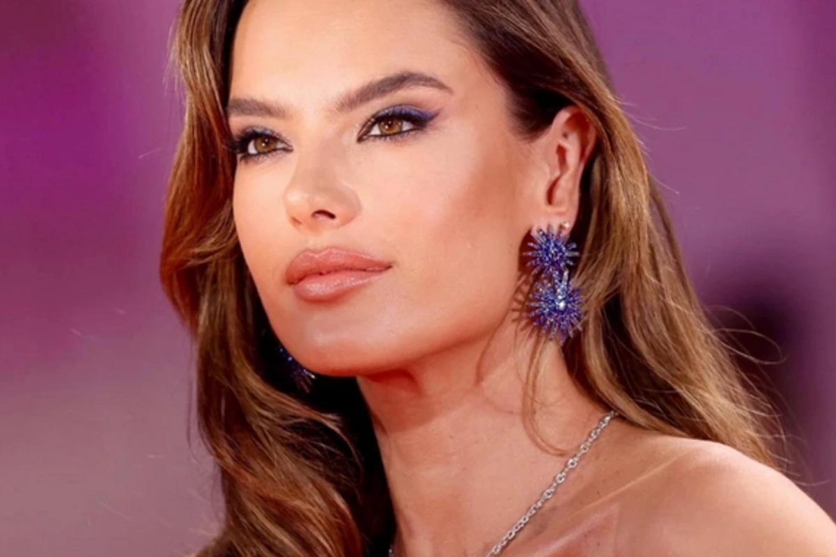 The Secret of Eternal Beauty from Victorias Secret Star Alessandra Ambrosio
