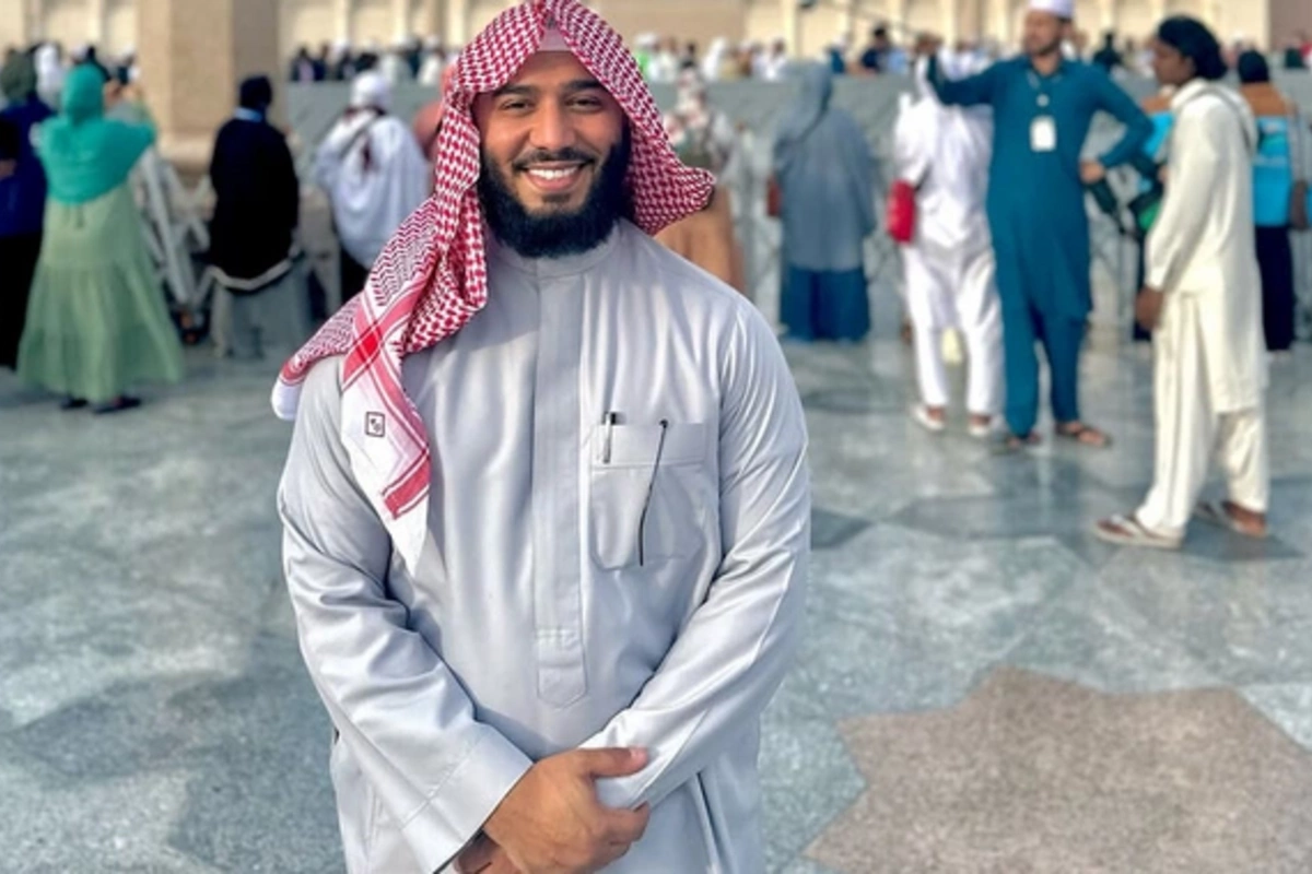 Blogger collected 500,000 euros for Palestinians in need and spent it on cars and Rolex watches