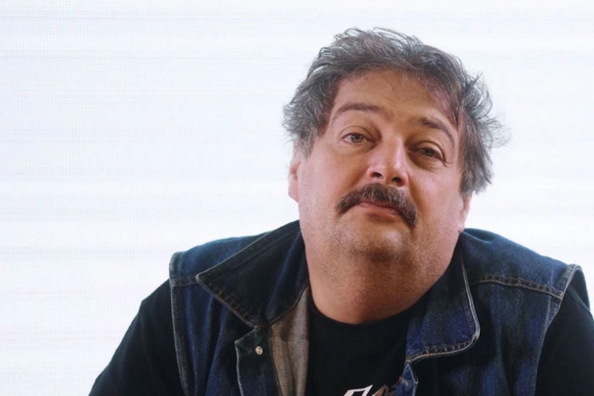Writer Dmitry Bykov has been arrested in absentia in a case about fakes about the Russian army