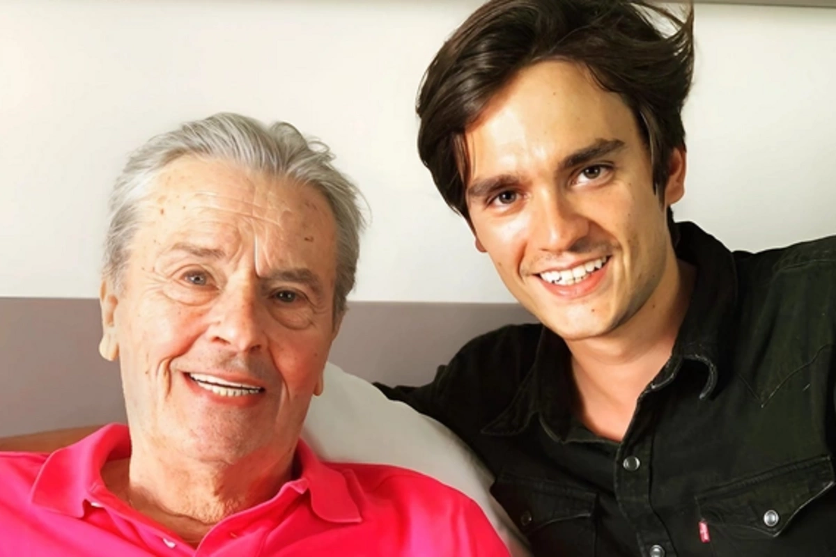 Alain Delons younger son contests the legendary actors willAnthony Delon, the younger son of famous French actor Alain Delon, has filed an official request to invalidate his fathers will. The heir of the legendary movie star consi