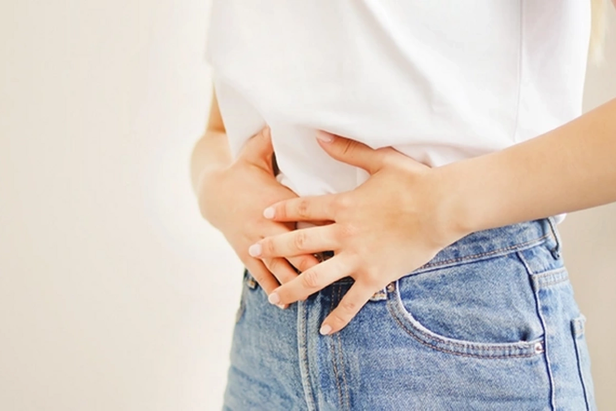 Тошнота и боль в животе у женщин - скрытые признаки инфаркта