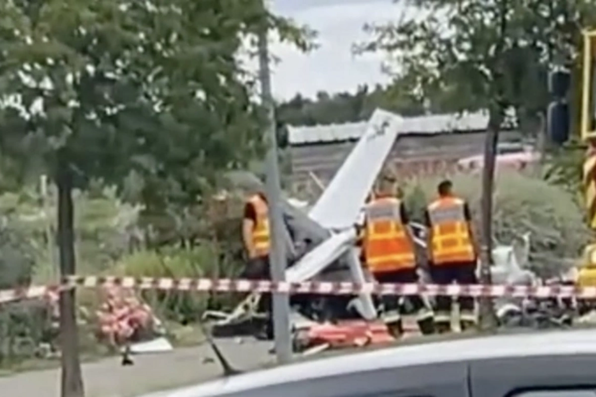 Во Франции при крушении небольшого самолета погибли три человека
