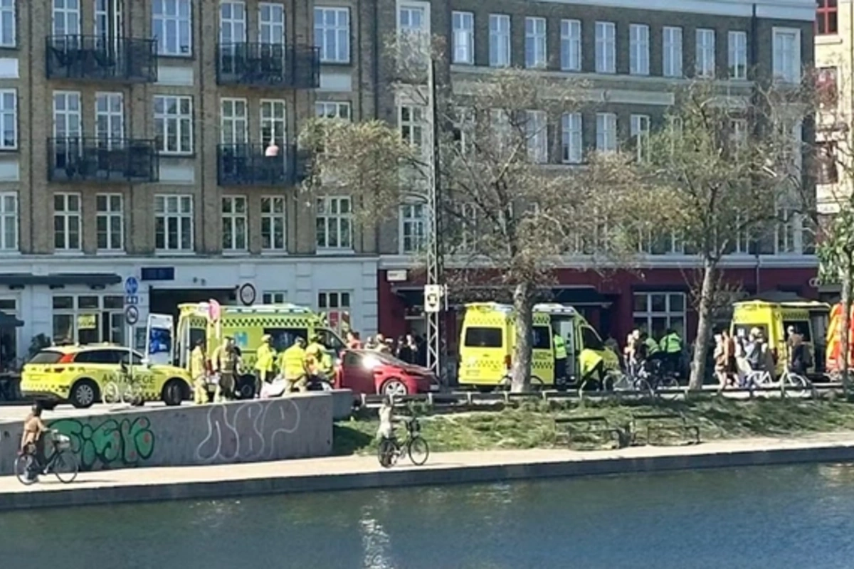 Автомобиль наехал на группу людей в центре Копенгагена