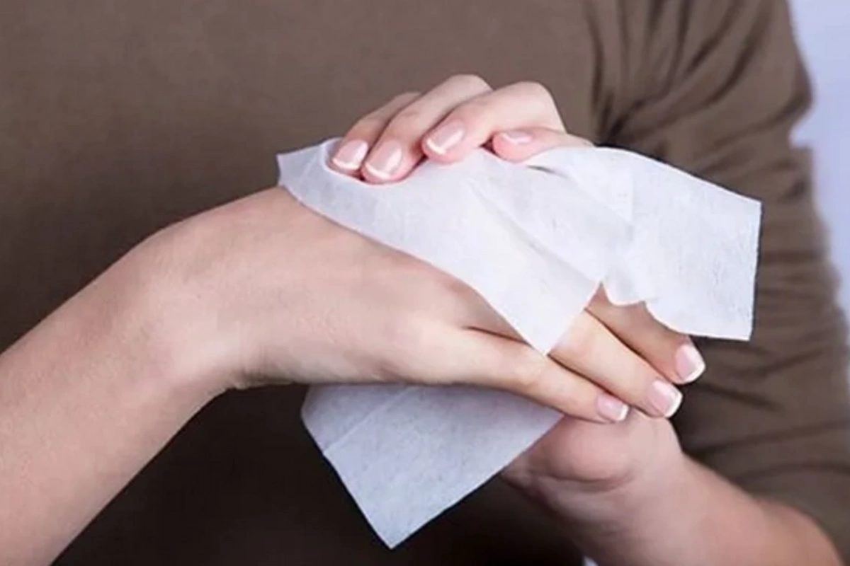 What are the health risks of wet wipes?